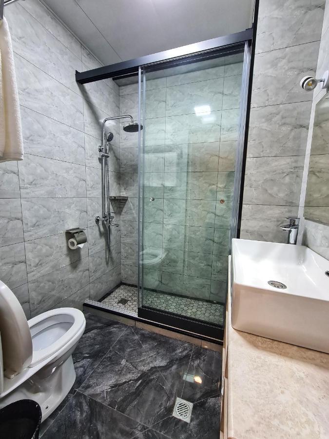 Sharaf Hotel Taschkent Exterior foto